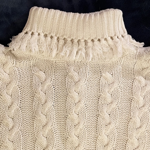 Cable knit fringed tunic Sweater - Picture 2 of 4